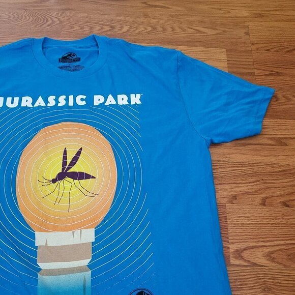 Men's Jurassic Park T-shirt L Mosquito Dinosaur DNA Stored in Amber Graphic Tee - Picture 6 of 11